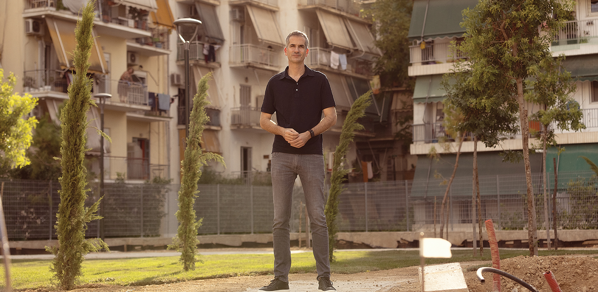 Ο Κώστας Μπακογιάννης στο πάρκο Κοροπούλη