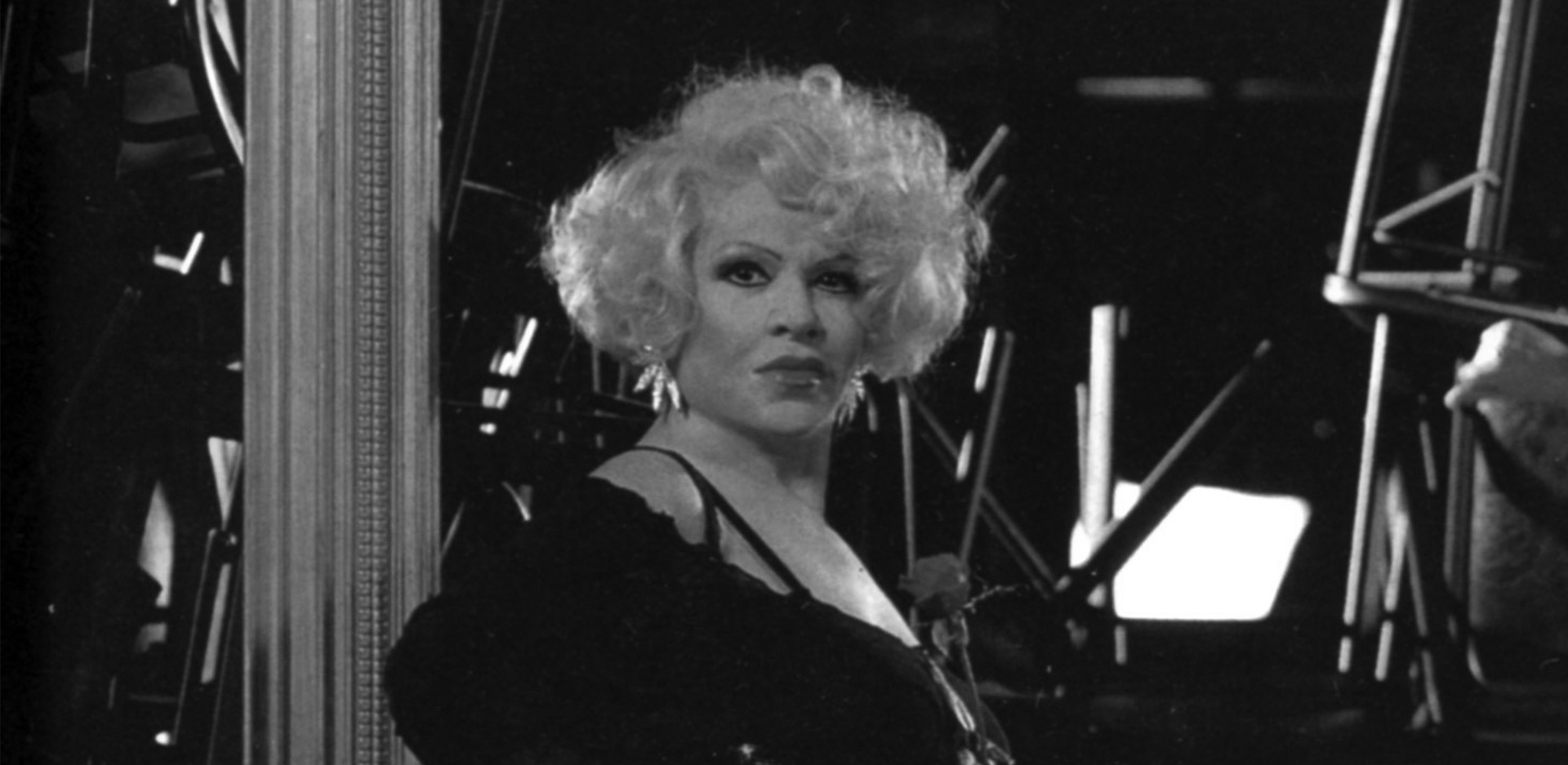 Καίτη Γκρέυ: Η συναρπαστική ιστορία της ζωής της με δικά της λόγια