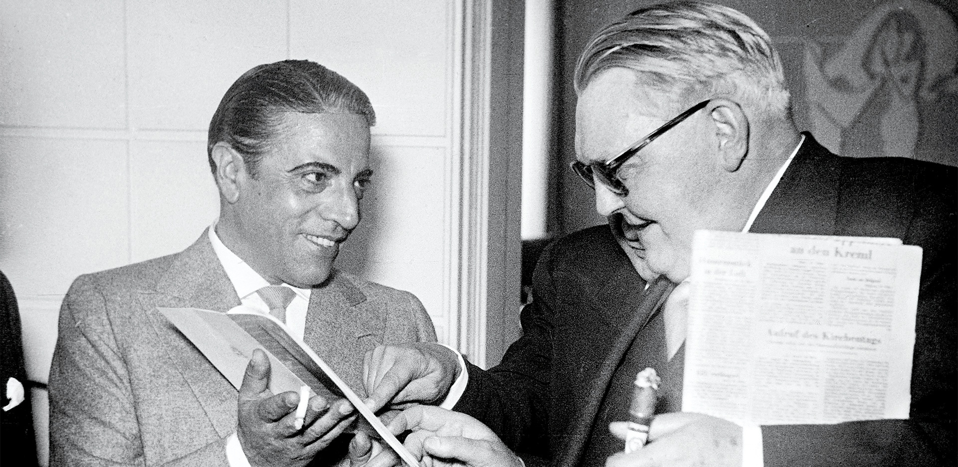Ο Αριστοτέλης Ωνάσης με τον Ludwig Erhard το 1953
