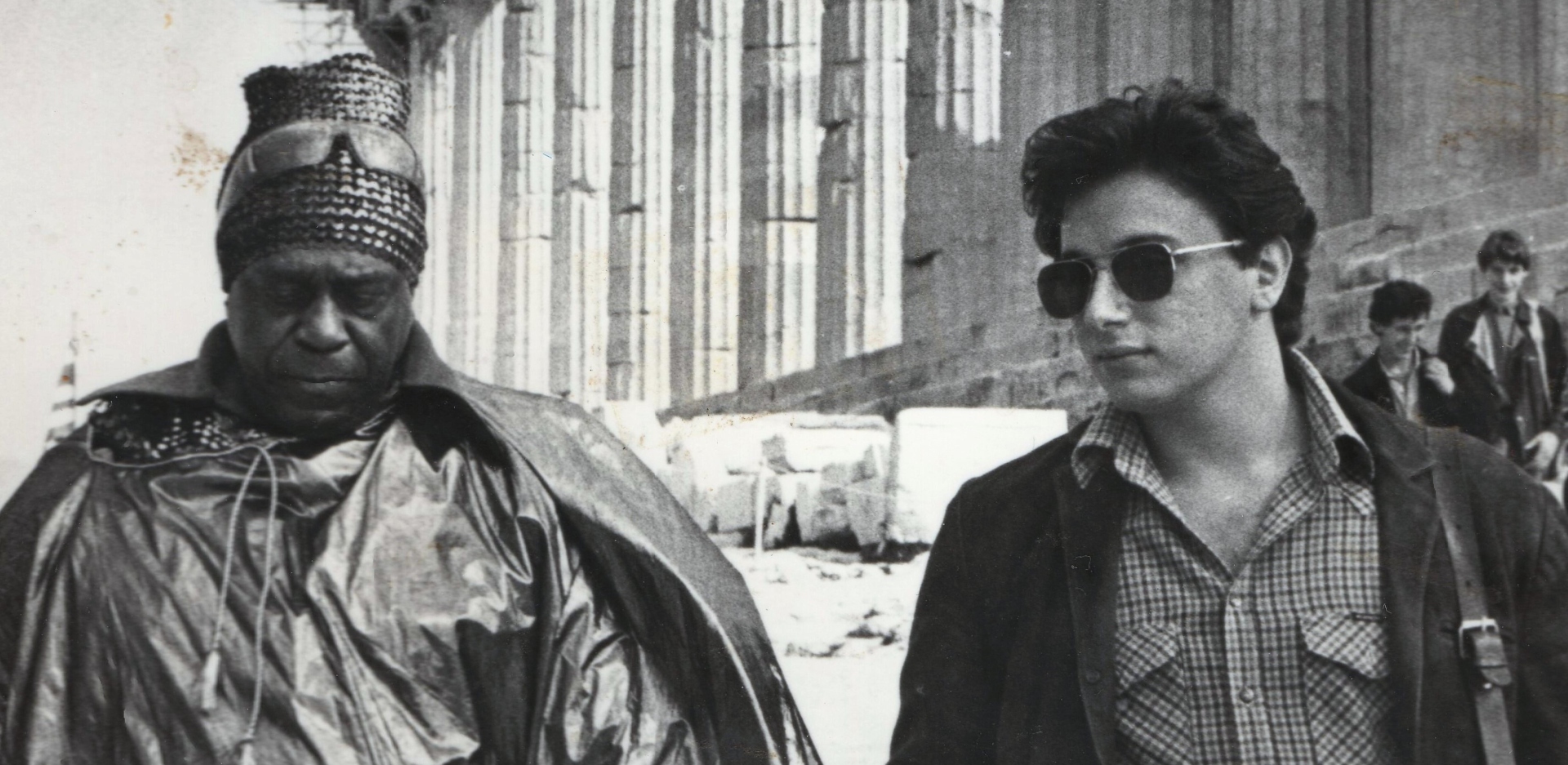 Φώτης Απέργης: Συνέντευξη με τον διευθυντή των ραδιοφώνων της ΕΡΤ για το βιβλίο του «Γίνεται παρεξήγηση και δίνουν την εξήγηση», τη μουσική, τη διαδικασία της συνέντευξης, τη 40χρονη διαδρομή του στον Τύπο και στο ραδιόφωνο.