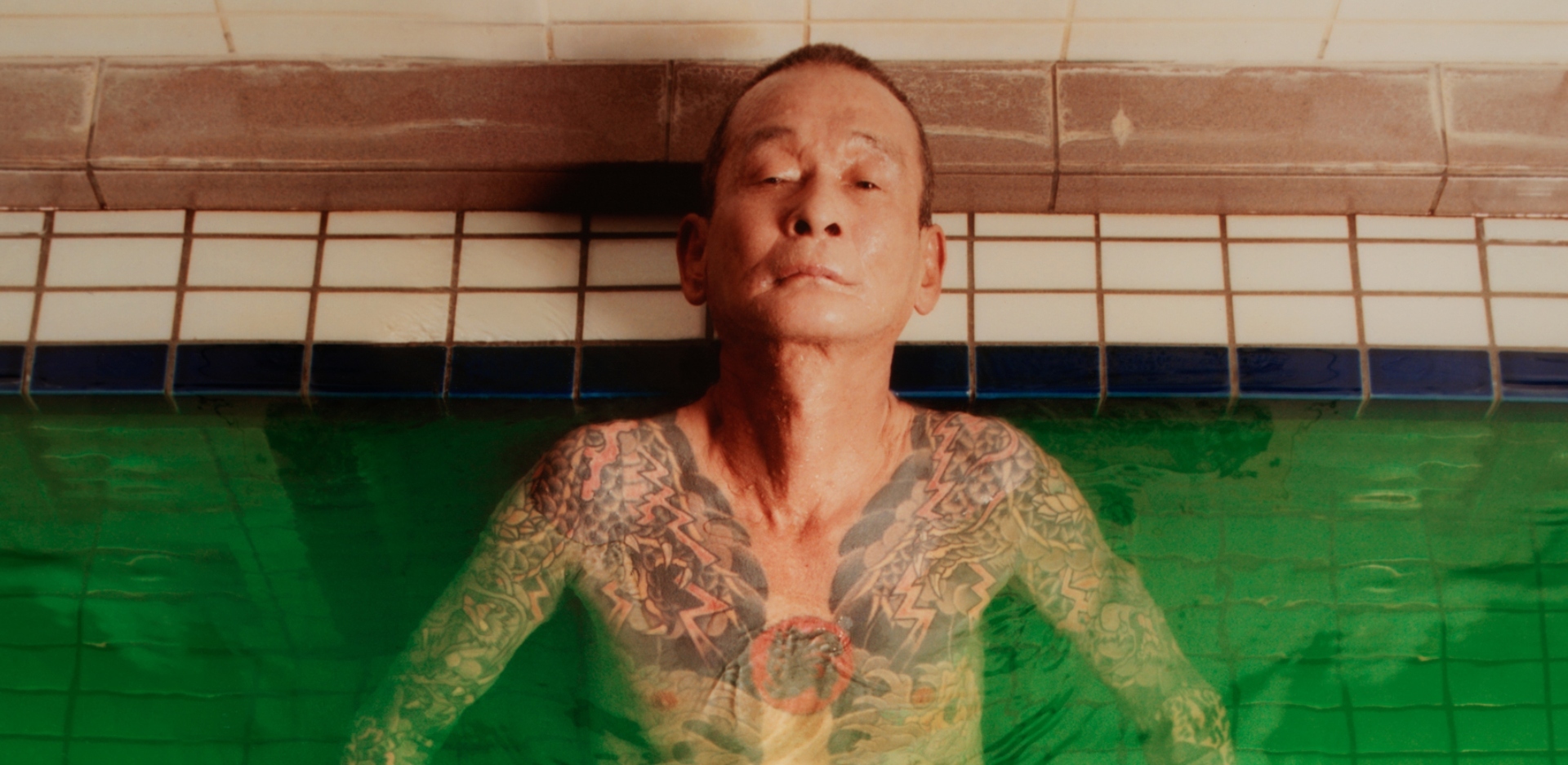 Γιακούζα: Συνέντευξη με τον φωτογράφο Theo Cottle για το λεύκωμά του «893 Yakuza: The Setting Sun»