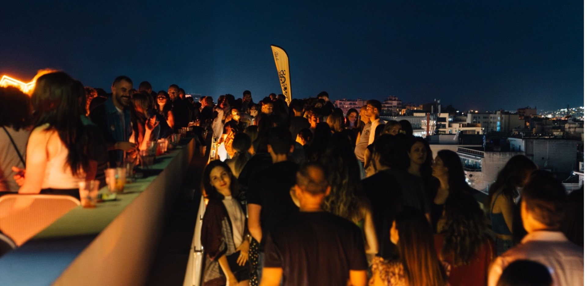 Voice 102.5: Μουσική, ποτό και τέχνη στους ορόφους του ΕΜΣΤ