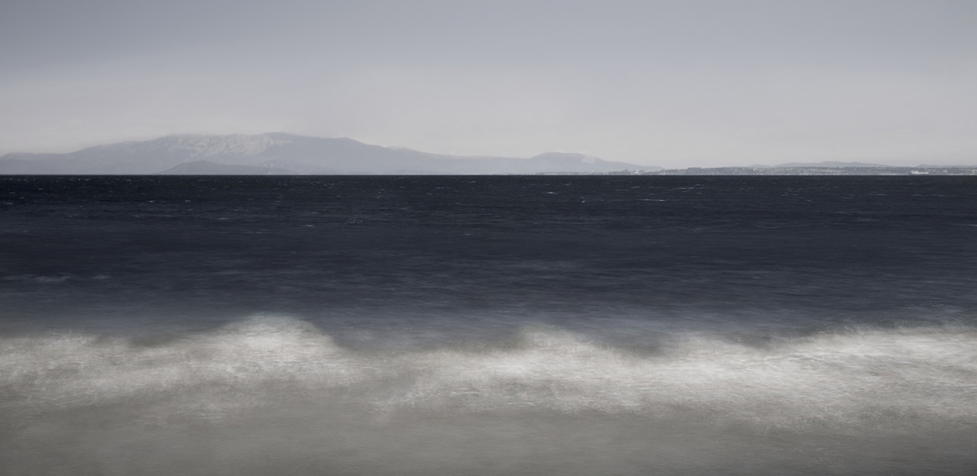 Έφη Χαλιορή: Φωτογραφική έκθεση «Everything is the Same but Everything is Different» στη Δημοτική Πινακοθήκη Πειραιά