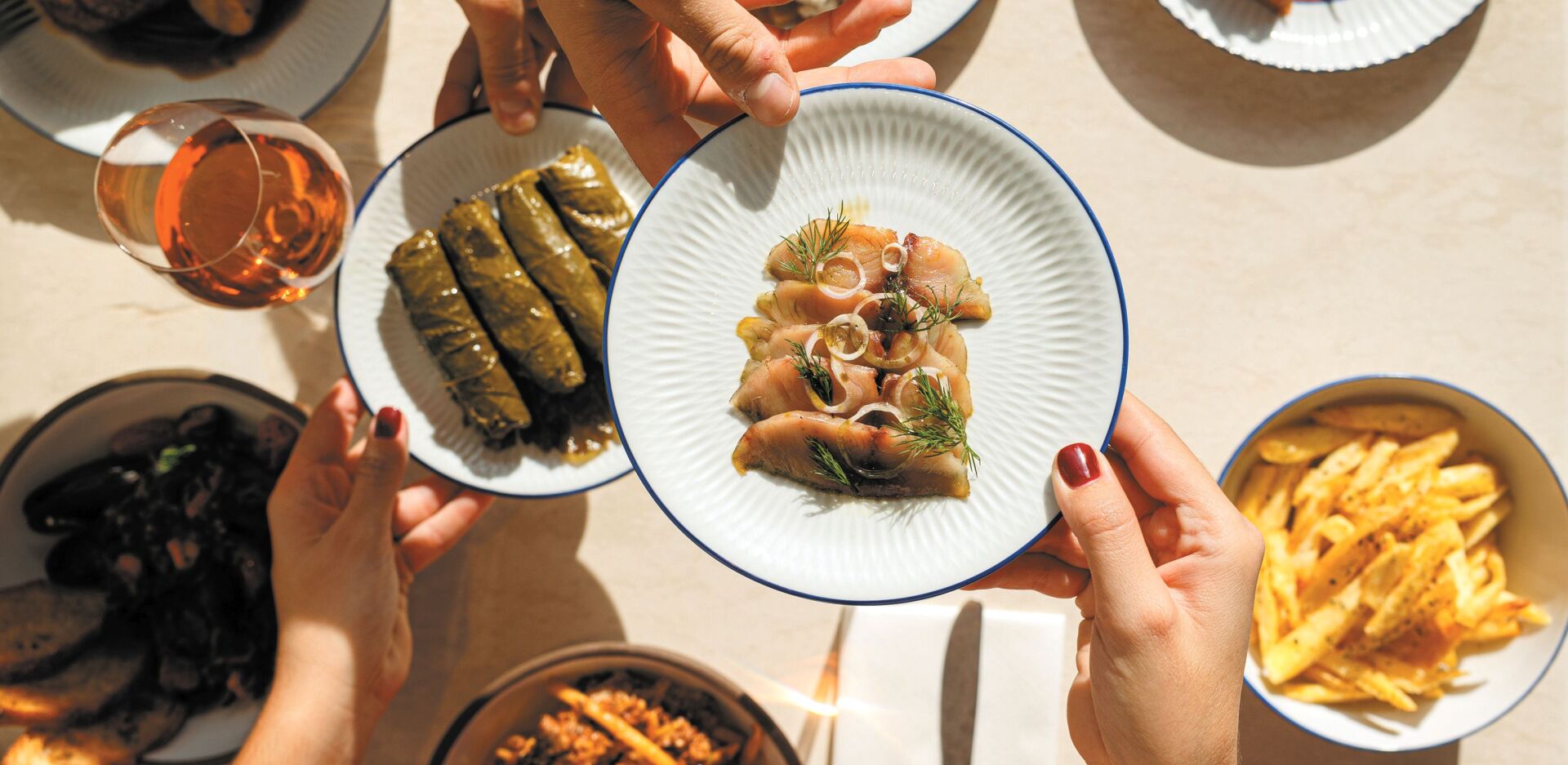 17 εστιατόρια με τα καλύτερα της ελληνικής κουζίνας