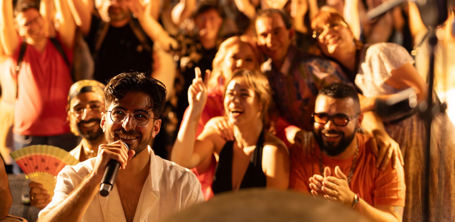 Ένας χρόνος με το μπαλκόνι του Papazó, από τον Voice102.5