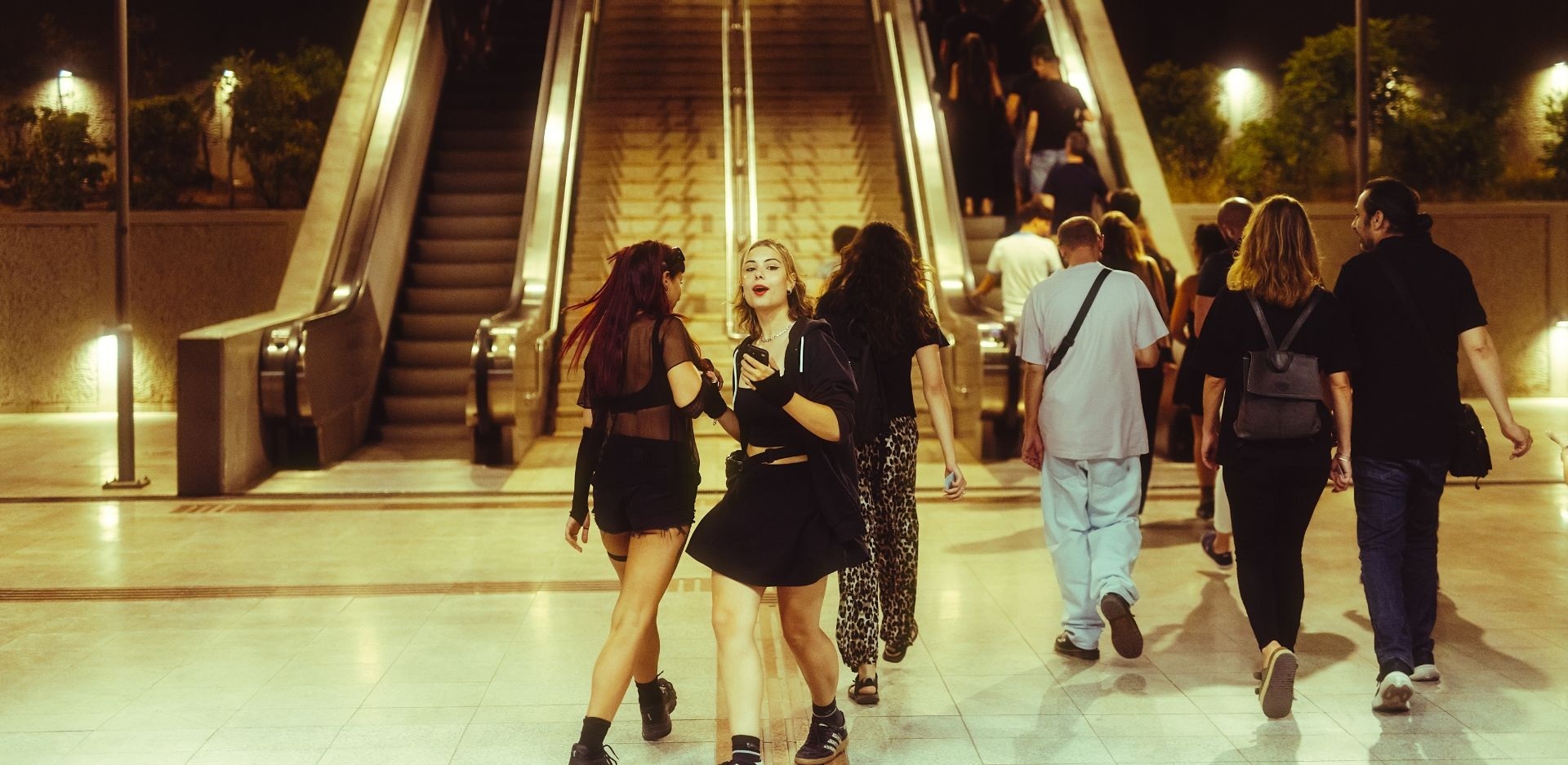 Αθήνα 24: Πώς έζησαν οι κάτοικοι της πρωτεύουσας το ολονύκτιο ωράριο των Μέσων Μαζικής Μεταφοράς