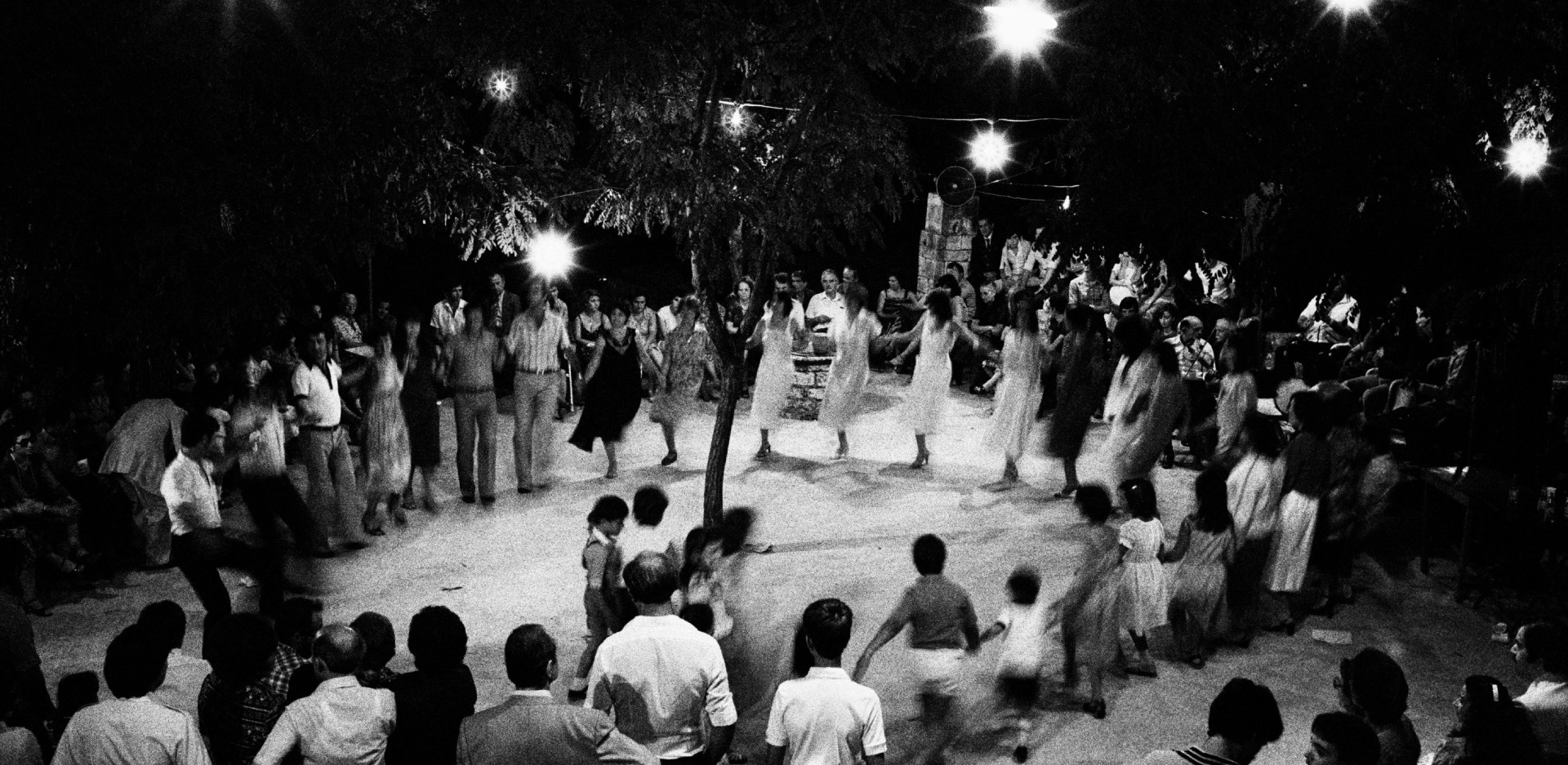 John Demos: Ο χορός του φωτός και του χρόνου