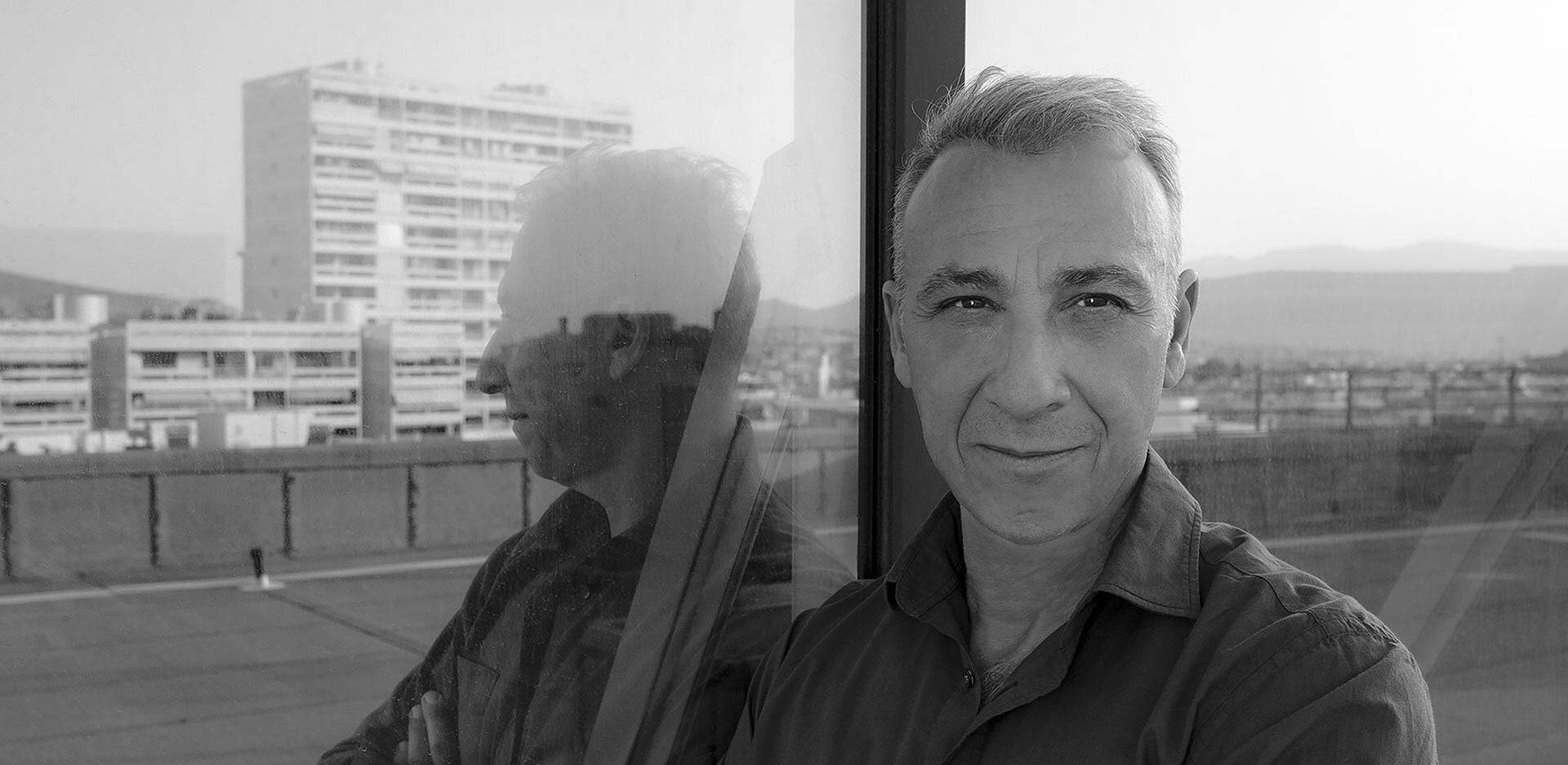 Ο Μίνως Μάτσας στα τραγούδια του κόσμου