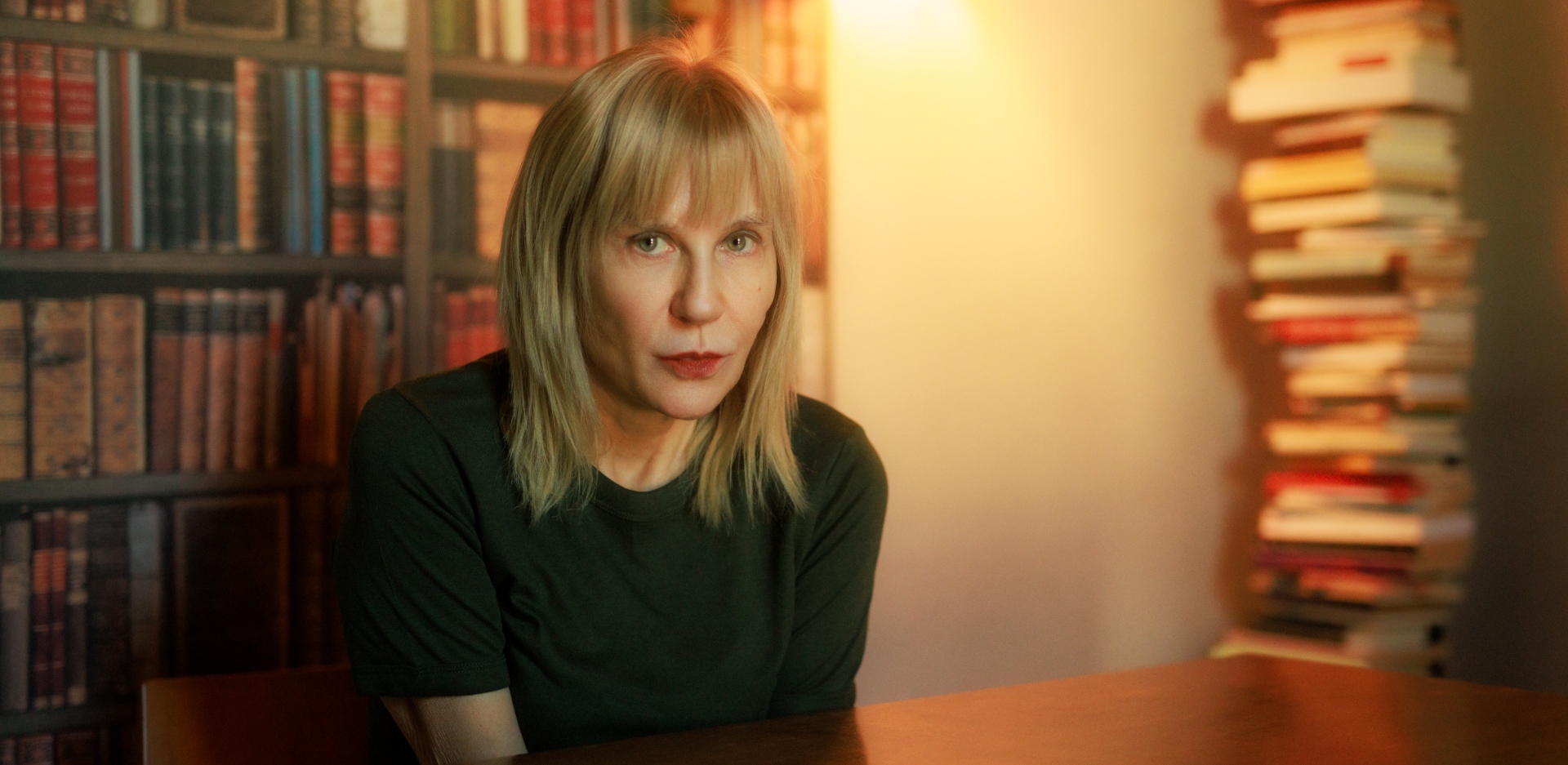 Σώτη Τριανταφύλλου: Συνέντευξη με τη συγγραφέα για το βιβλίο «Το Τυφλό Γουρούνι στη Δεύτερη οδό» (εκδόσεις Πατάκη), τη ζωή της και τον κόσμο.