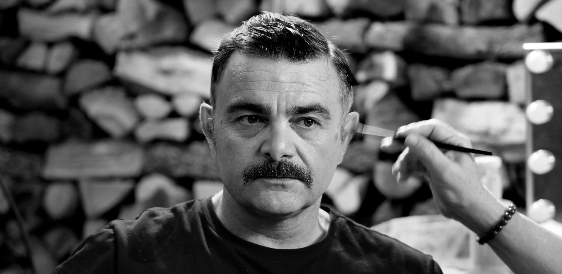 Άννα Μαρία Χατζηστεφάνου: Φωτογραφίζοντας τη «Σπασμένη Φλέβα» του Γιάννη Οικονομίδη