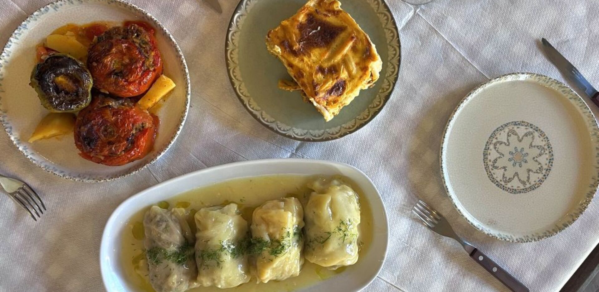 22 εστιατόρια με την ελληνική κουζίνα που αγαπάμε
