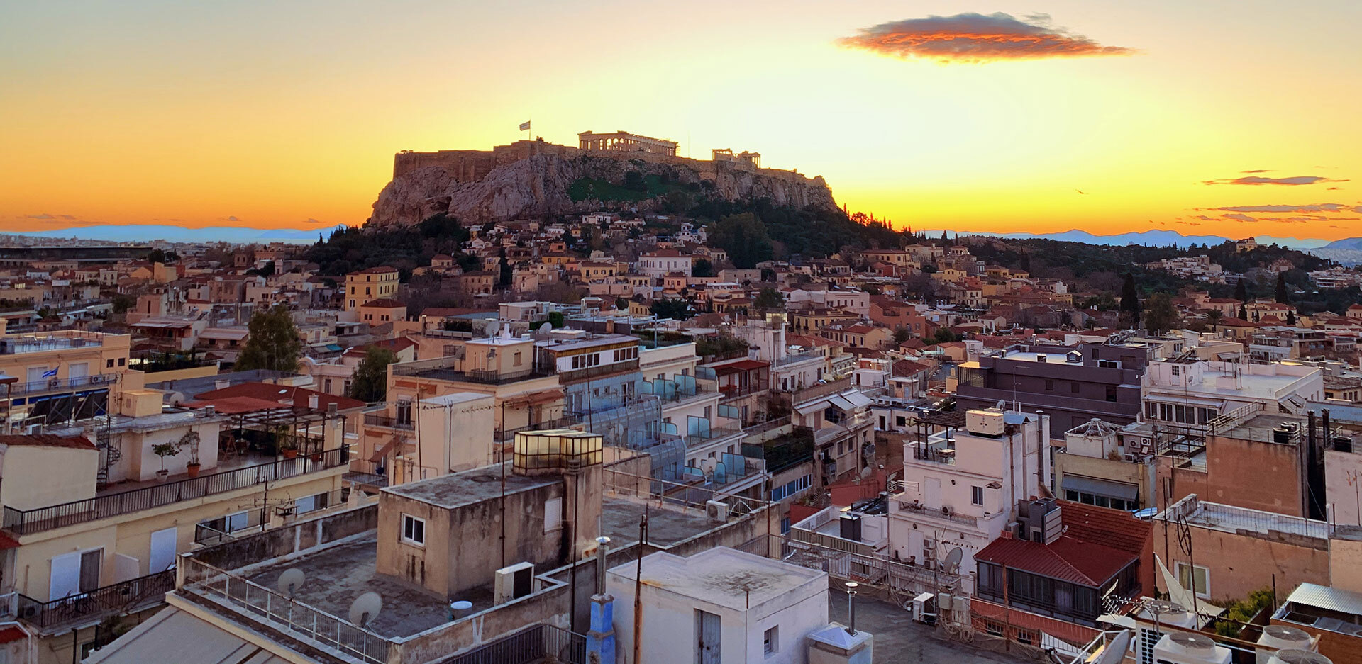 1000 τεύχη Athens Voice - 1000 λόγοι που αγαπάμε την Αθήνα