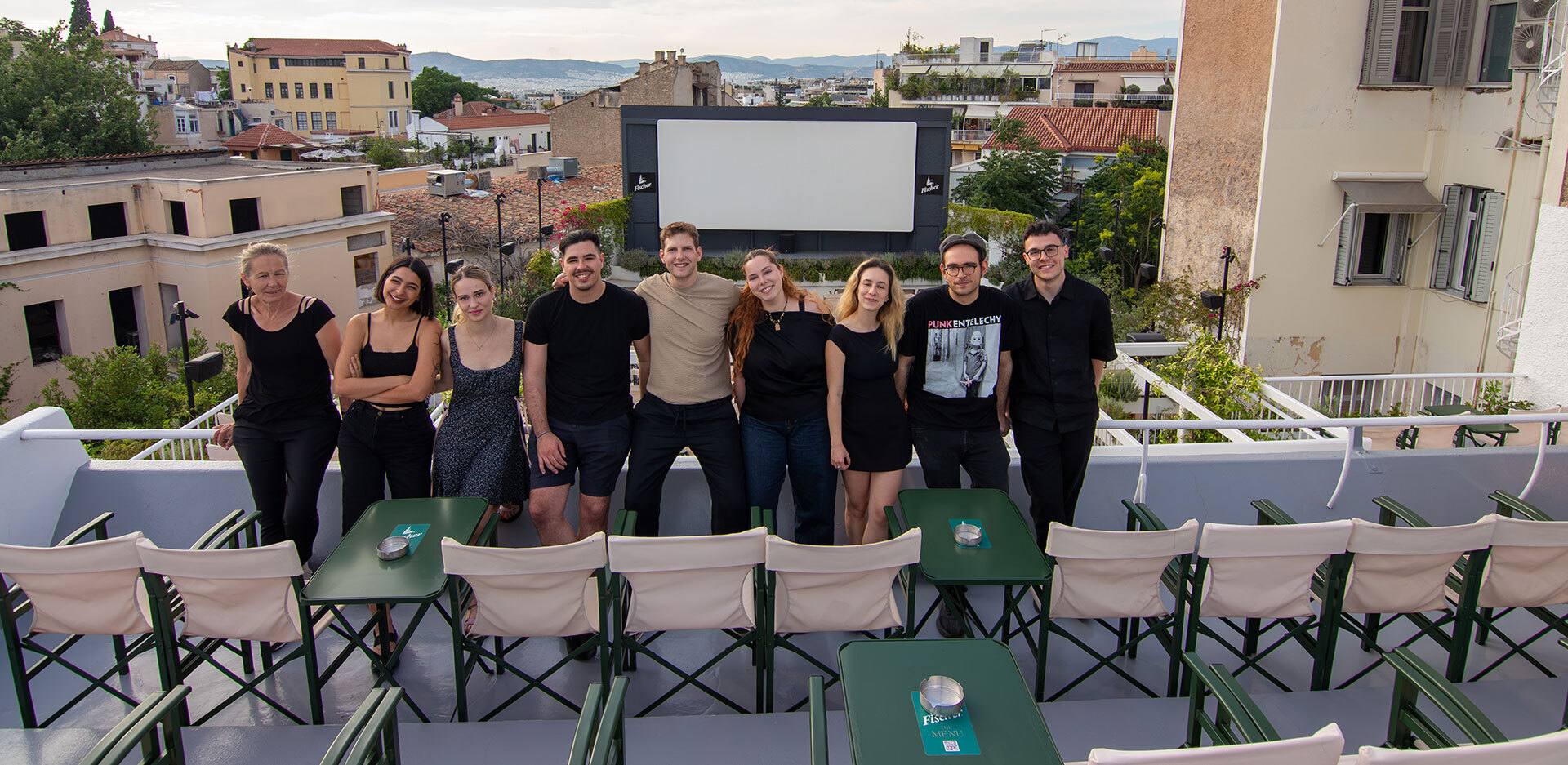 Η ομάδα του Cine Paris