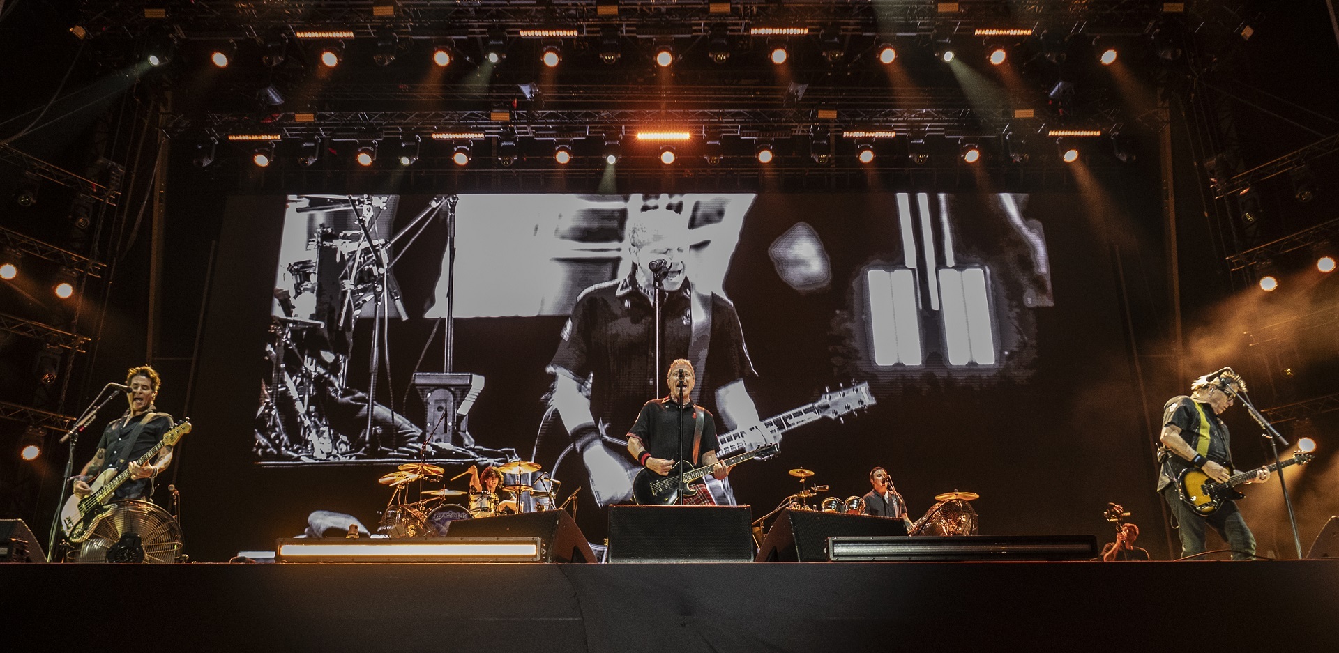Release Athens: Οι Offspring, οι Bad Religion και τα παιδιά των 90s που είναι ακόμα εδώ - 28 φωτογραφίες