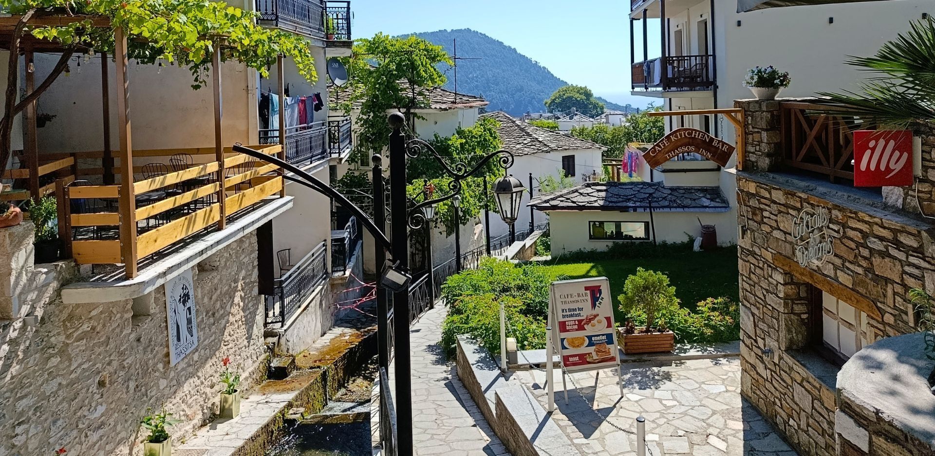 Παναγία Θάσου: Εκεί που το νερό τραγουδάει κάτω από τα πλατάνια