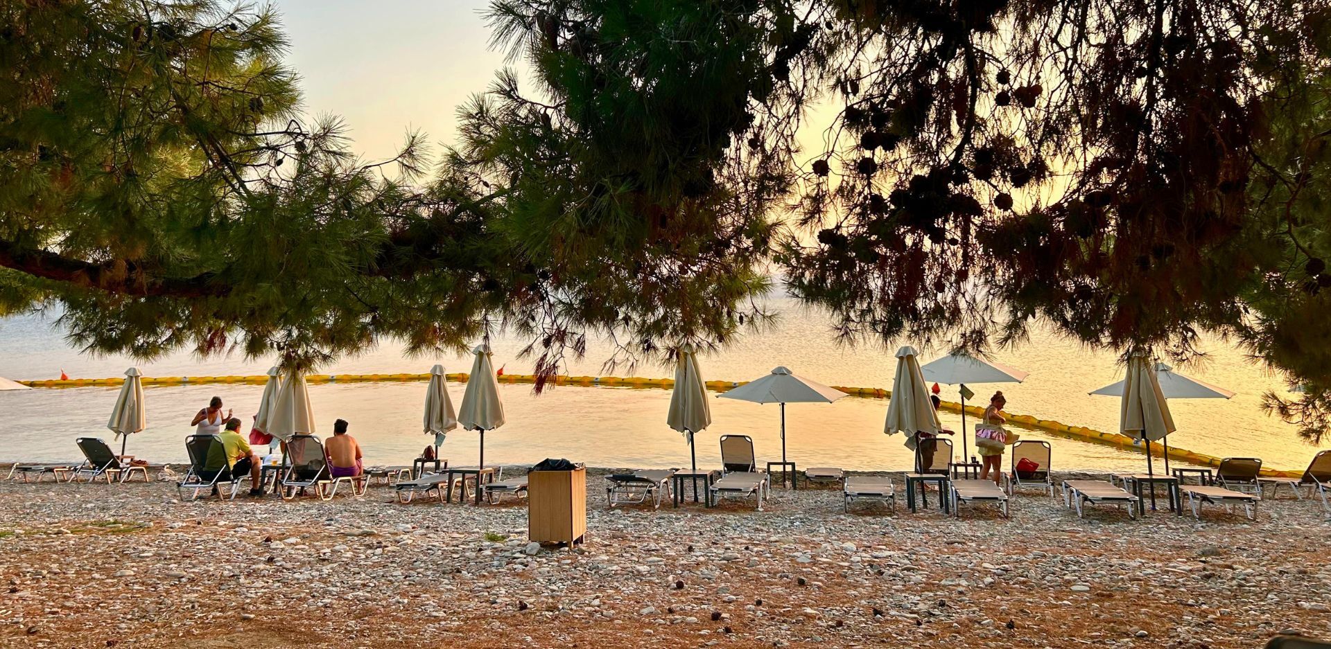 Δέκα μέρες στη Βόρεια Εύβοια, στις Ροβιές, κι ένα μάθημα για τις διακοπές
