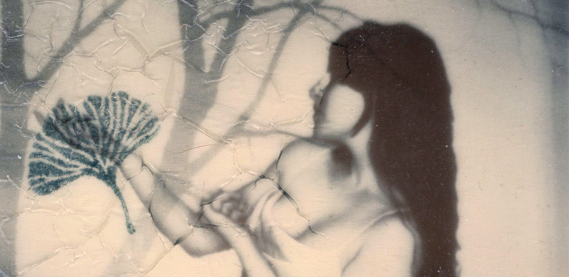 EROS: Η ανεπανάληπτη στιγμή του έρωτα μέσα από την Polaroid