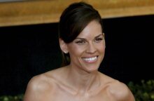 Η Χίλαρι Σουάνκ περιμένει δίδυμα