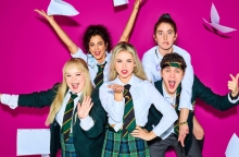 «Κορίτσια του Ντέρι» - Derry Girls