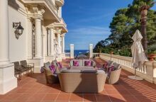 Καρλ Λάγκερλφεντ: Νοικιάζεται η θερινή κατοικία του σχεδιαστή, Villa La Vigie, στη Γαλλική Ριβιέρα