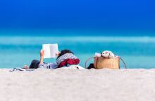 Βιβλιοπαρουσιάσεις: Ξεφυλλίζουμε 15 δοκίμια, non fiction και επιστημονικά βιβλία και προτείνουμε ιδέες και τίτλους για το καλοκαίρι