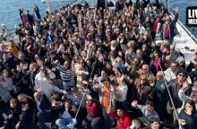 Στο καράβι για τη Χάλκη