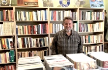 Ο Αλέξης Μπουκουβάλας του item books