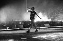 Η συναυλία του ΛΕΞ στην Αθήνα μέσα από μία φωτογραφία του Δημήτρη Μουγκού 