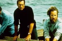 O Ρίτσαρντ Ντρέιφους, o Ρόι Σάιντερ και ο Ρόμπερτ Σο στην ταινία «Τα σαγόνια του καρχαρία».