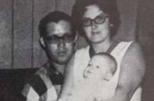 Η Γουανέτα Χόιτ με τον άντρα της, Τιμ, και ένα από τα παιδιά τους