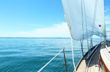 Μήλος: Τουρίστρια έπαθε αλλεργικό σοκ σε ιστιοπλοϊκό