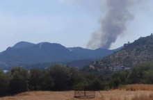 Φωτιά στη Σάμο: Αναζωπύρωση στον Μαραθόκαμπο