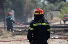 Απέτρεψαν τα χειρότερα στο Μαρκόπουλο οι πυροσβέστες που έθεσαν γρήγορα τη φωτιά υπό έλεγχο