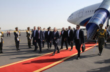 Ο Πούτιν στην Τεχεράνη κατέβηκε από το αεροπλάνο και άρχισε να κουτσαίνει