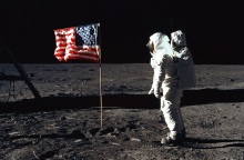 Οι Αμερικανοί επιστρέφουν στη Σελήνη