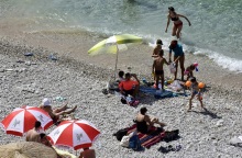 Καιρός: Ξεκινά ο καύσωνας - Υψηλές θερμοκρασίες την Παρασκευή