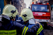 Πυροσβέστες στο Παγκράτι εντόπισαν νεκρό άνδρα σε διαμέρισμα που εκδηλώθηκε φωτιά
