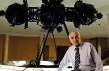 Ο Διονύσης Σιμόπουλος