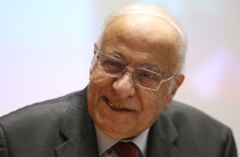 Ο Διονύσης Σιμόπουλος