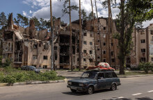 Βομβαρδισμένα κτίρια στην πόλη Ιρμπίν κοντά στο Κίεβο