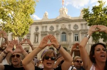 Ισπανία: Από μια γυναίκα, «μόνο το ναι σημαίνει ναι» 