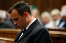 O Όσκαρ Πιστόριους πιέζει για πρόωρη αποφυλάκιση