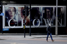 The Crown: Τέλος στα γυρίσματα του Netfix ως ένδειξη σεβασμού στη βασίλισσα Ελισάβετ