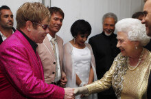 Έλτον Τζον και βασίλισσα Ελισάβετ