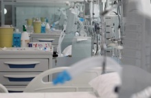 Πέθανε η γυναίκα που αποπειράθηκε να κάψε ο σύζυγός της