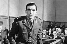 Ο Κώστας Καζάκος πρωταγωνίστησε σε ταινίες του ελληνικού κινηματογράφου