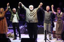 Ο Κώστας Καζάκος δώρισε το σώμα του στην Ιατρική Σχολή Αθηνών 