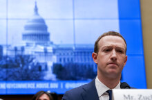 Μαρκ Ζούκερμπεργκ: Μειώθηκε η περιουσία του κατά 70 δισ. δολάρια