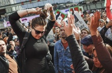 Διαδηλώσεις για 11η μέρα στο Ιράν -76 νεκροί