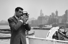 Ο Κάρι Γκραντ με φόντο τη Νέα Υόρκη το 1938